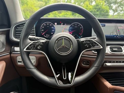 Used 2026 Mercedes-Benz GLS 450 4MATIC image 26