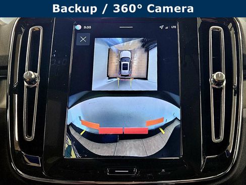 New 2026 Volvo XC40 B4 Plus w/ Climate Package image 24