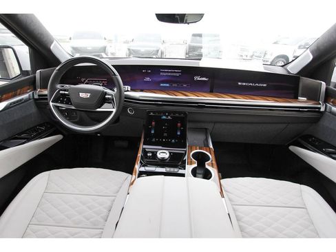 New 2026 Cadillac Escalade ESV Platinum Sport w/ LPO, Floor Liner Package image 9