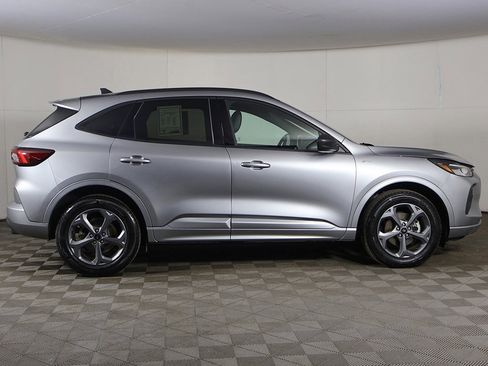 Used 2024 Ford Escape ST-Line image 17