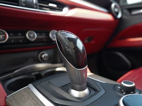 Used 2019 Alfa Romeo Stelvio Ti AWD/4WD image 40