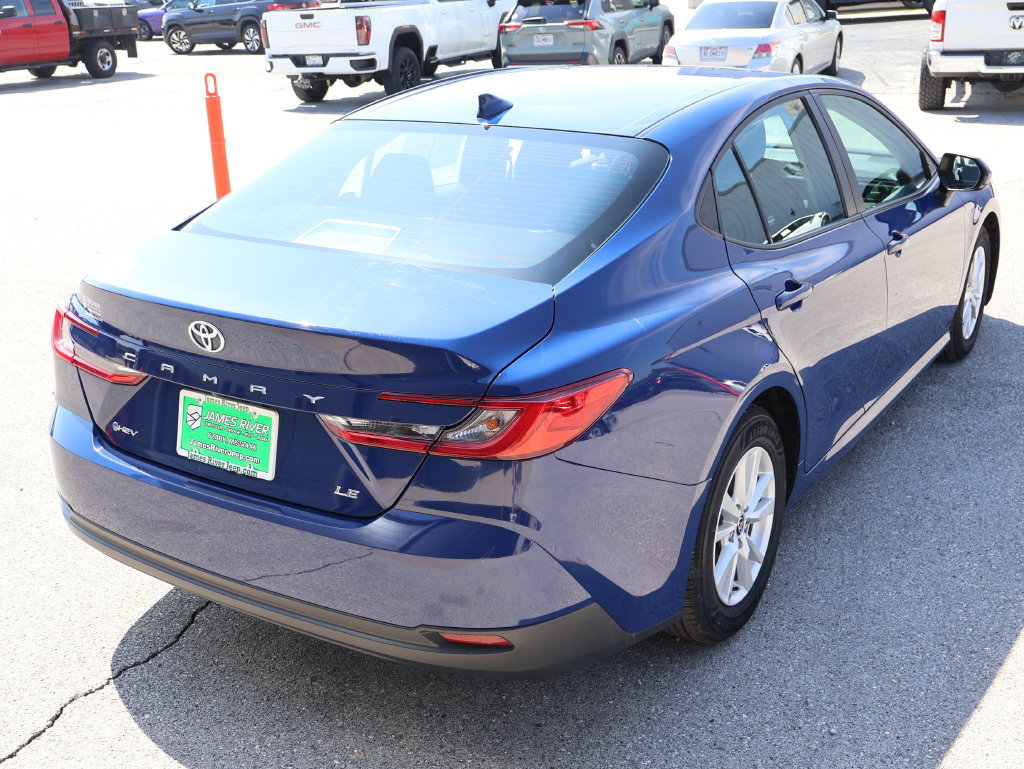 Used 2025 Toyota Camry LE FWD image 5