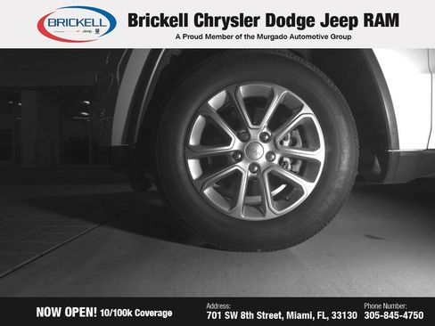 Used 2022 Jeep Grand Cherokee Laredo E image 18