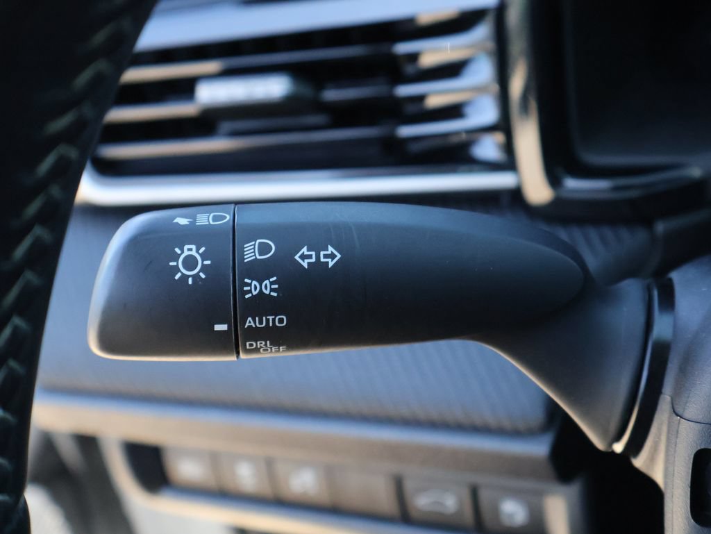 Used 2025 Toyota Camry SE FWD image 25