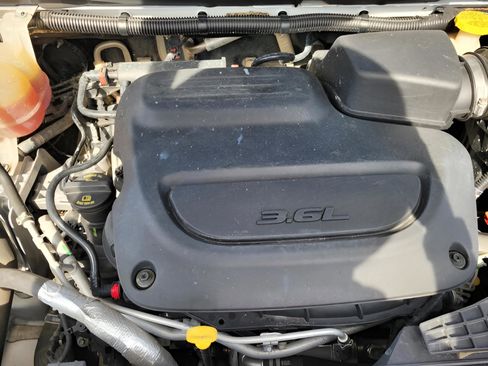 Used 2019 Chrysler Pacifica Touring Plus image 30