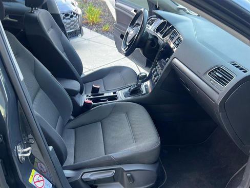 Used 2019 Volkswagen e-Golf SE w/ Driver Assistance Package image 12