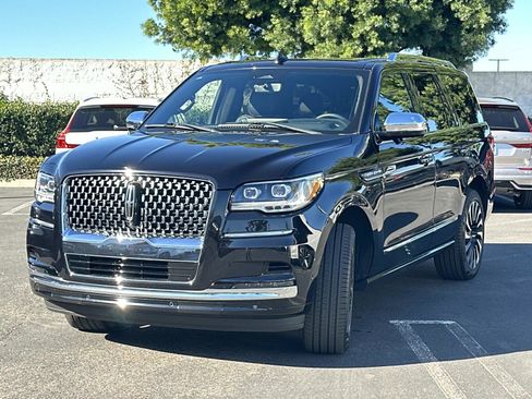 Used 2023 Lincoln Navigator Black Label image 8