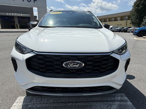 Used 2023 Ford Escape ST-Line w/ Tech Pack #1 AWD/4WD image 2