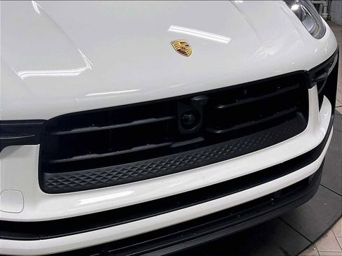 Used 2023 Porsche Macan AWD/4WD image 29