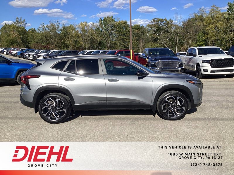 Used 2025 Chevrolet Trax RS w/ Driver Confidence Package FWD image 8