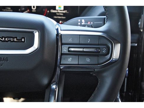 Used 2025 GMC Yukon Denali image 14