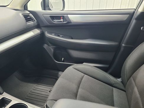 Used 2018 Subaru Outback 2.5i Premium AWD/4WD image 24