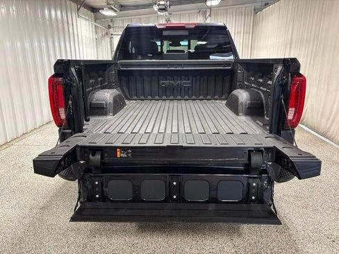 Used 2025 GMC Sierra 1500 SLT w/ SLT Premium Plus Package AWD/4WD image 30