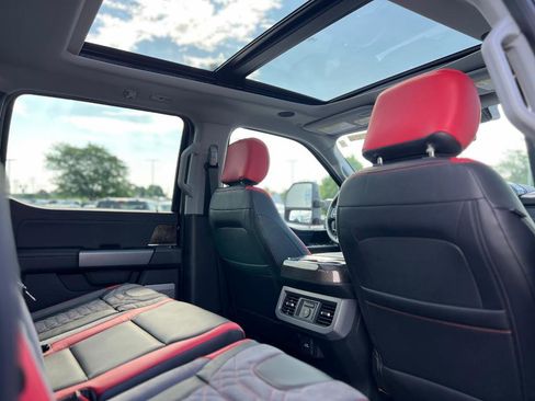 New 2025 Ford F250 Lariat w/ Lariat Ultimate Package image 38