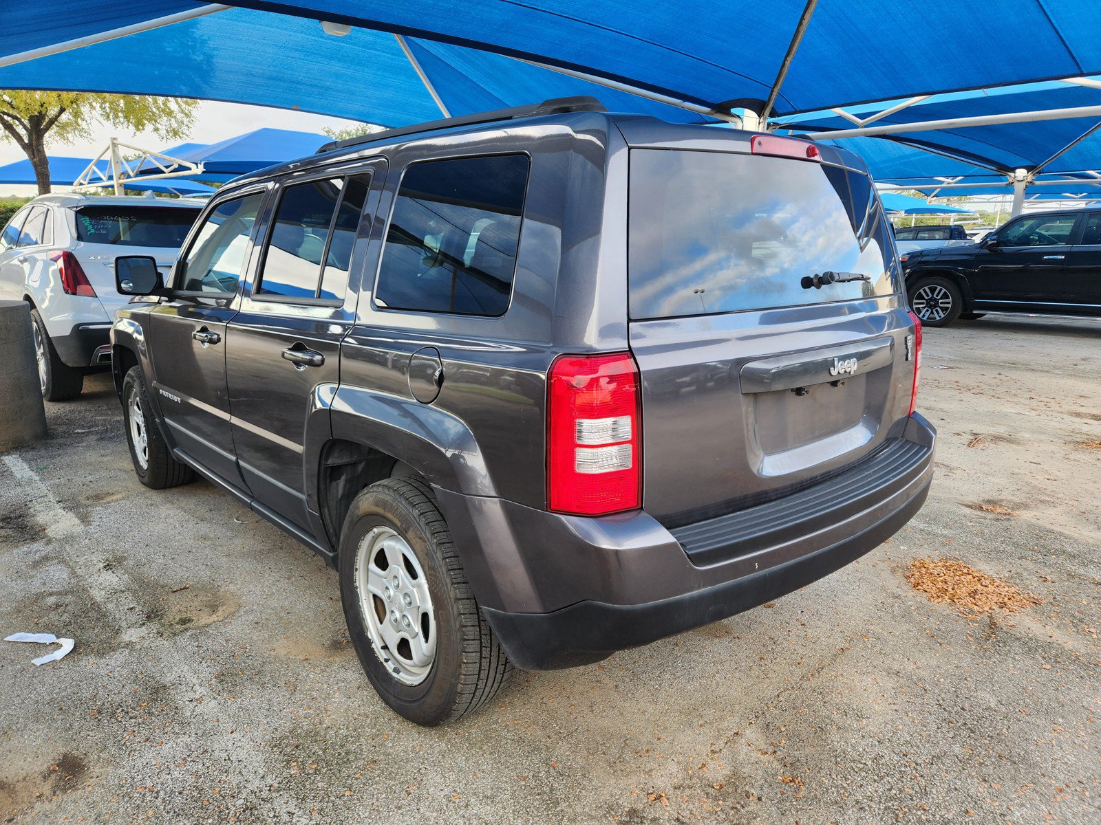 Used 2014 Jeep Patriot Sport w/ Power Value Group FWD image 3