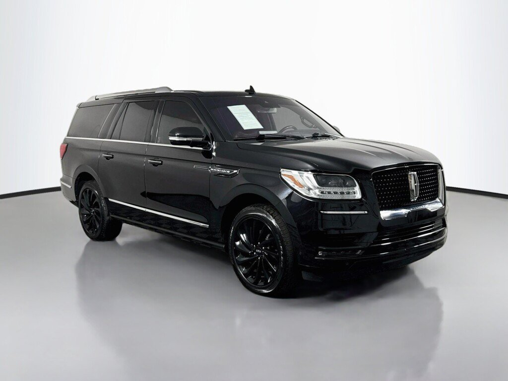 Used 2020 Lincoln Navigator L Reserve w/ Equipment Group 208A Reserve AWD/4WD image 7