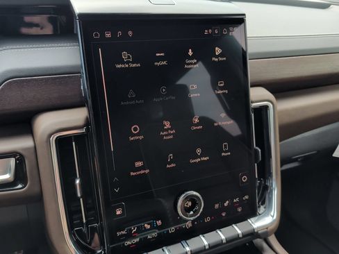New 2026 GMC Yukon Denali Ultimate AWD/4WD image 24