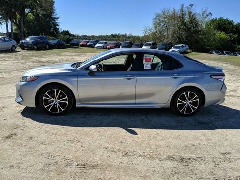 Used 2020 Toyota Camry SE FWD image 7