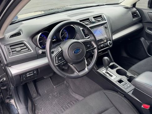 Used 2018 Subaru Outback 2.5i Premium image 11