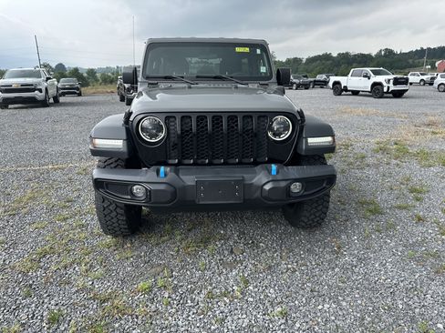 Used 2023 Jeep Wrangler Unlimited w/ Cold Weather Group AWD/4WD image 9