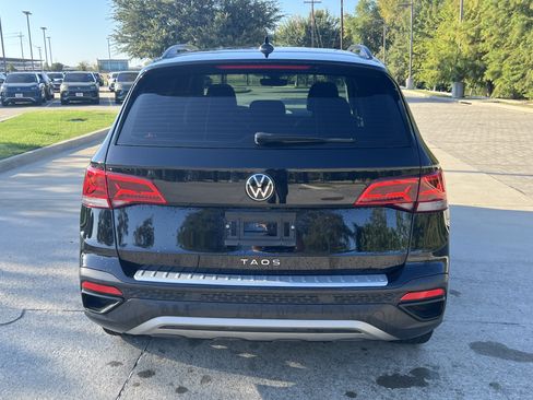 Used 2024 Volkswagen Taos S FWD image 8