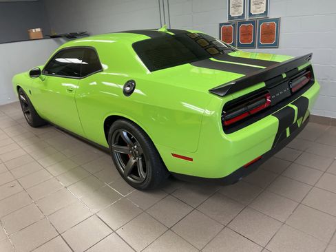 Used 2019 Dodge Challenger SRT Hellcat w/ Plus Package RWD image 7