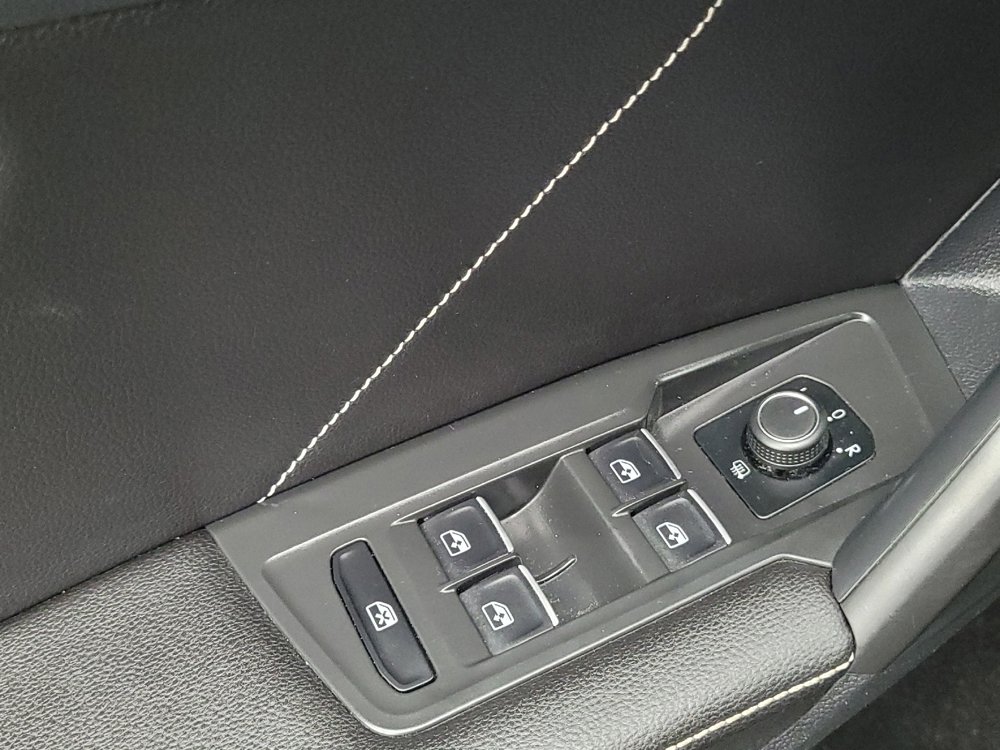 Used 2024 Volkswagen Tiguan SE FWD image 27