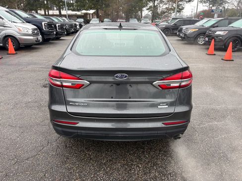 Used 2020 Ford Fusion SE image 6