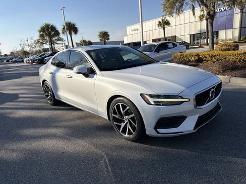 Used 2020 Volvo S60 T5 Momentum w/ Protection Package Premier image 2