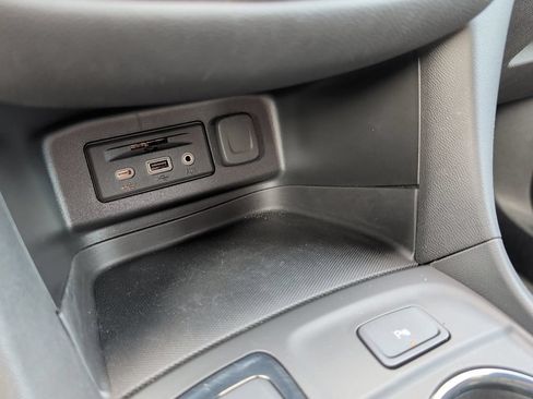 Used 2023 Chevrolet Equinox RS AWD/4WD image 18