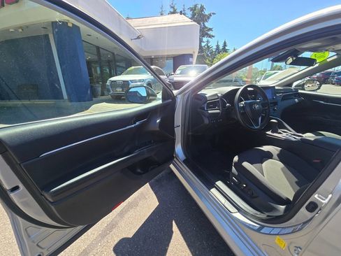 Used 2022 Toyota Camry LE AWD/4WD image 19