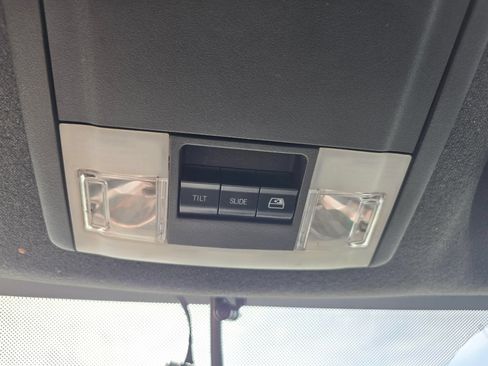 Used 2011 Ford F250 Lariat w/ FX4 4X4 Off-Road Pkg image 17