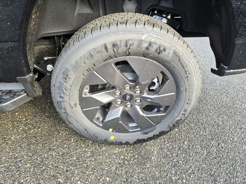 New 2025 Ford F150 Lightning Flash AWD/4WD image 9