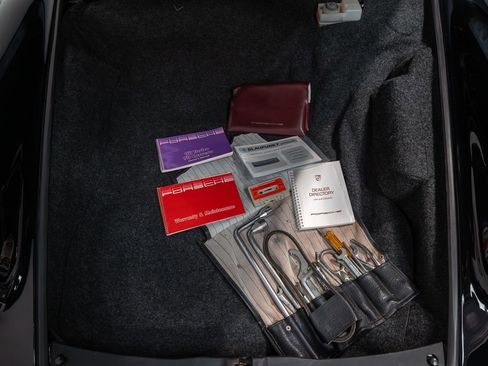 Used 1988 Porsche 911 Carrera image 32