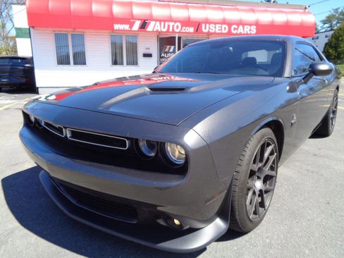 Used 2016 Dodge Challenger R/T Scat Pack RWD image 17