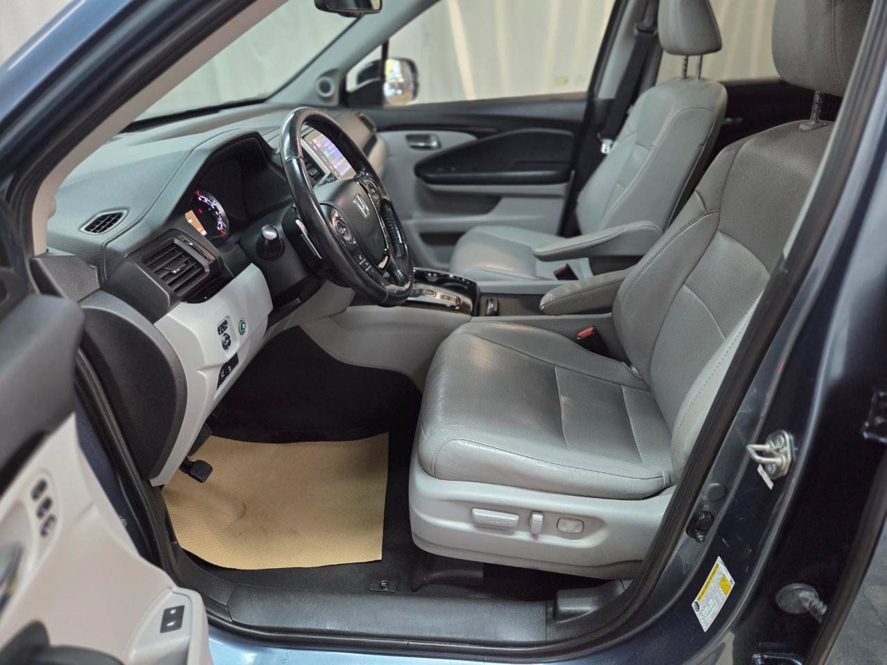 Used 2018 Honda Pilot Elite image 14
