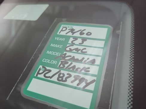 Certified 2023 GMC Acadia SLT image 23