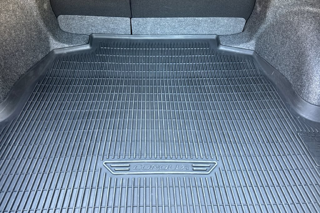 Certified 2025 Toyota Corolla LE FWD image 14