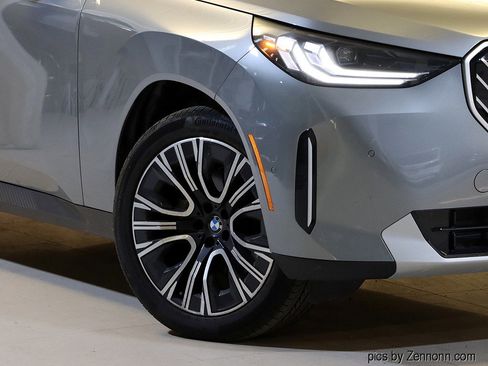 Used 2025 BMW X3 xDrive30i w/ Premium Package image 3