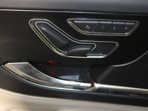 Used 2025 Lincoln Corsair Grand Touring image 22