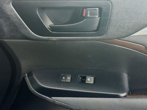 Used 2019 Toyota Highlander LE FWD image 28