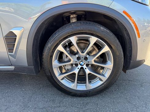 Used 2024 BMW X5 xDrive40i w/ Parking Assistance Package AWD/4WD image 11