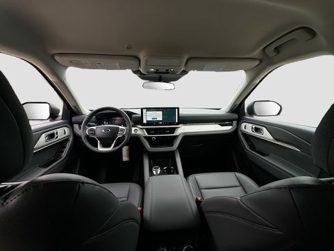 New 2026 Ford Explorer Active w/ Active Comfort Package RWD image 16