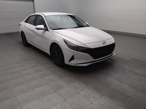 Used 2023 Hyundai Elantra SEL FWD image 13