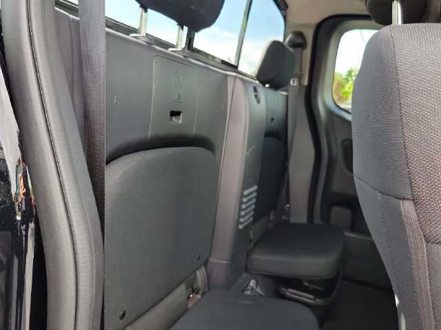 Used 2022 Nissan Frontier SV RWD image 13