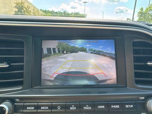 Used 2019 Hyundai Elantra SEL FWD image 28