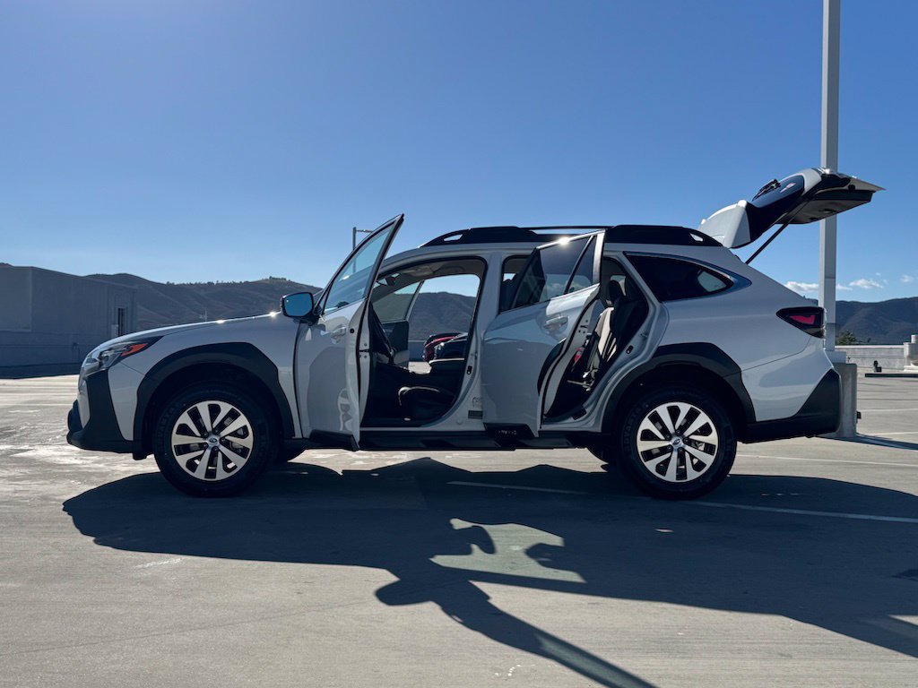Used 2024 Subaru Outback Premium AWD/4WD image 28
