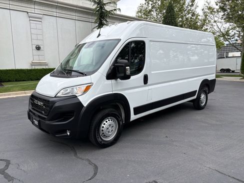 Used 2026 RAM ProMaster 2500 w/ Convenience Group FWD image 3