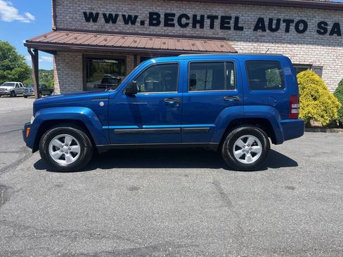 Used 2010 Jeep Liberty Sport AWD/4WD image 1