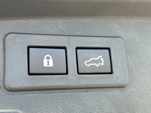 Used 2025 Subaru Outback Premium AWD/4WD image 15